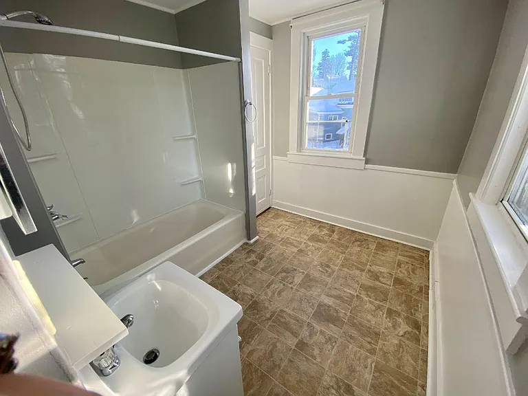 7 Washington St — Photo 8