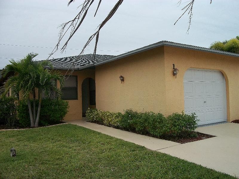 1st image of 428 NE 16th Pl APT 1