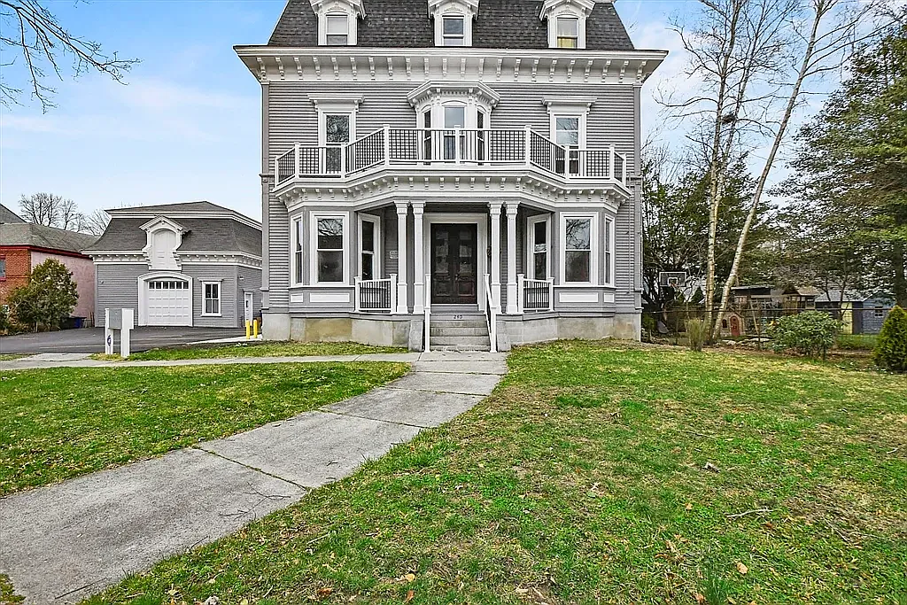 240 Highland Ave — Photo 1
