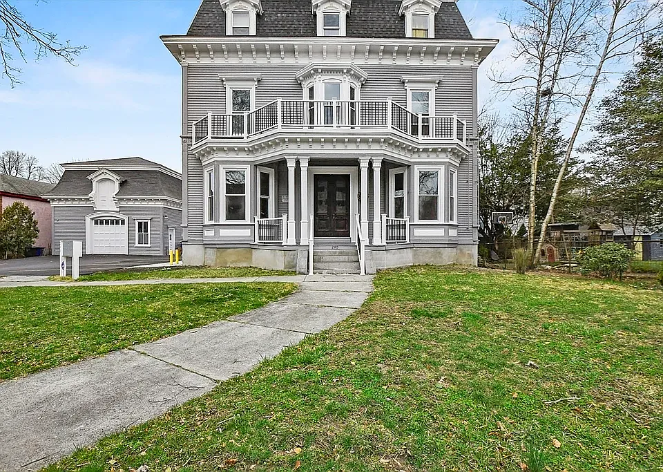 240 Highland Ave #2S