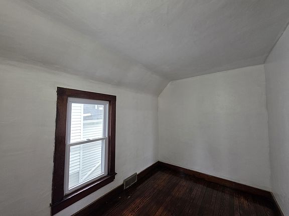 5th image of 378 French St APT 2