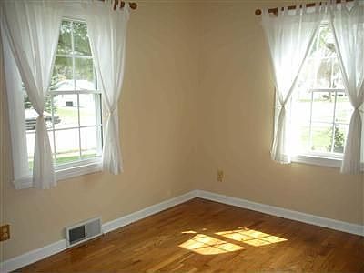5th image of 634 Sutton Dr