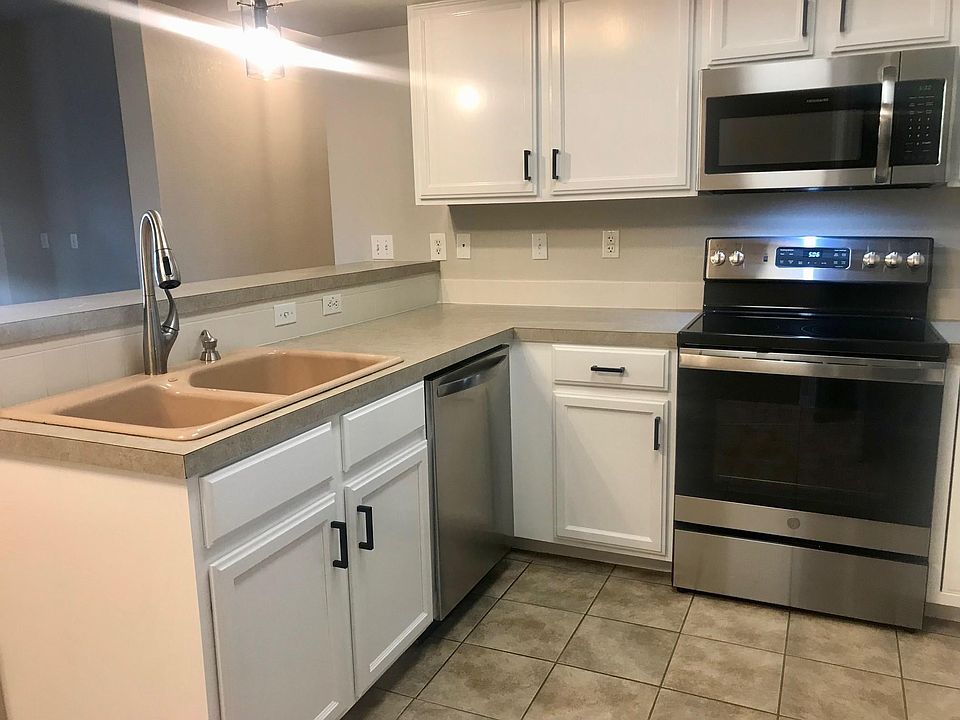 Kitchen with Stainless steel appliances