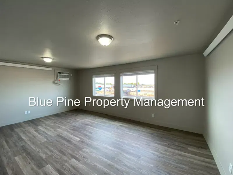 3 bed, 2.0 bath, 1250 sqft, $1,295 — Photo 2
