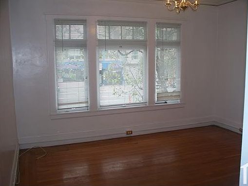 4th image of 2526 Van Ness Ave #2
