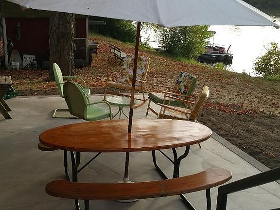 2nd image of 4031 Willow Dr NE