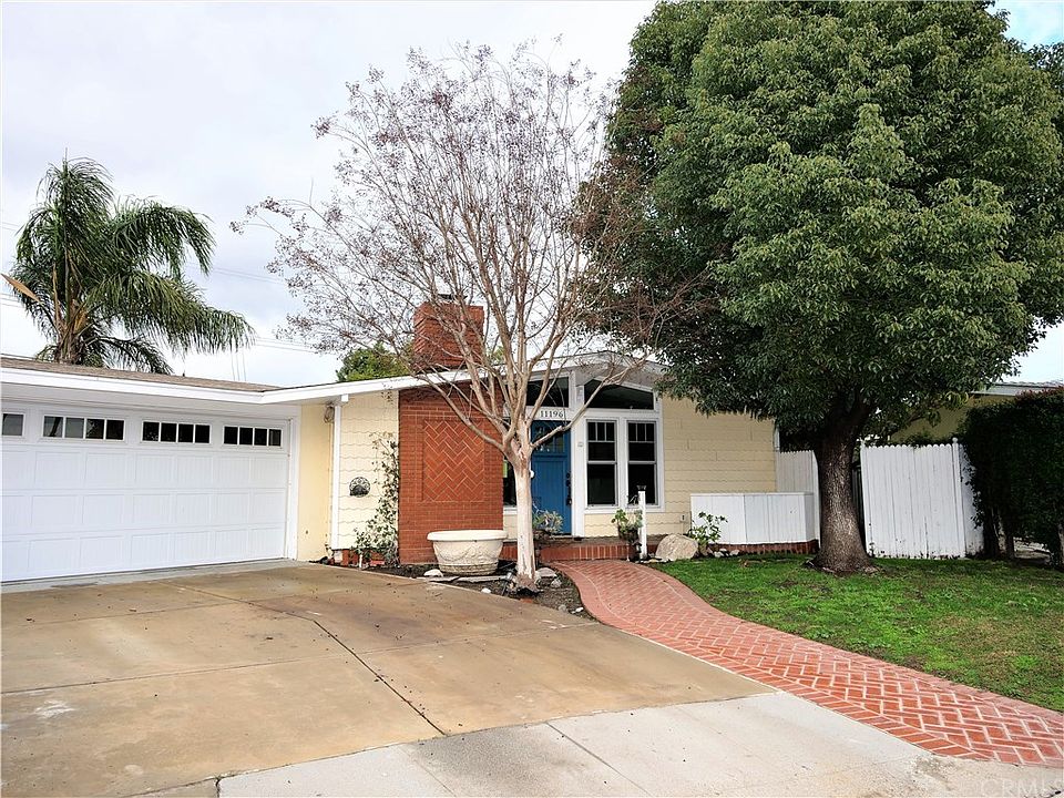 1st image of 11196 Caroleen Ln