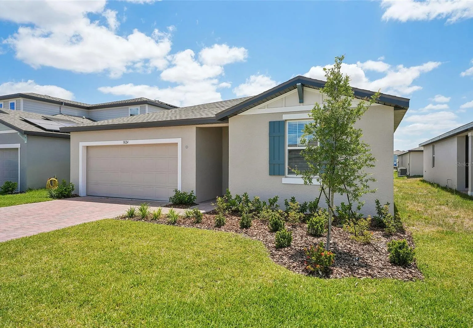 3 bed, 3.0 bath, 1978 sqft, $2,300 — Photo 3