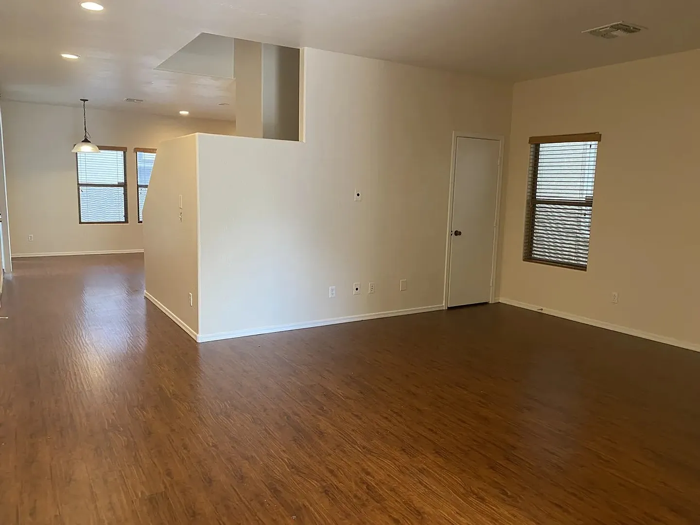 Ideal 3 Br+Loft 2.5 Ba 2 Cg Home Near Val Vista and Loop 202 in Gilbert — Photo 4