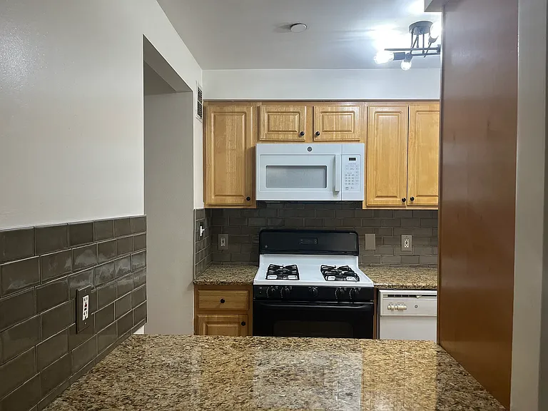 102 Bradhurst Ave #602 — Photo 7