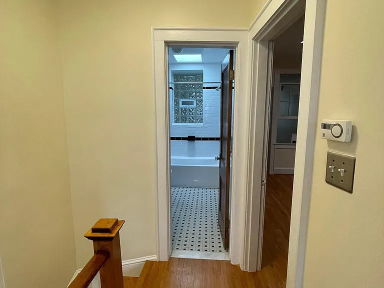 539 24th St NE — Photo 17