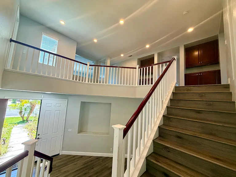 37121 Edgemont Dr — Photo 17