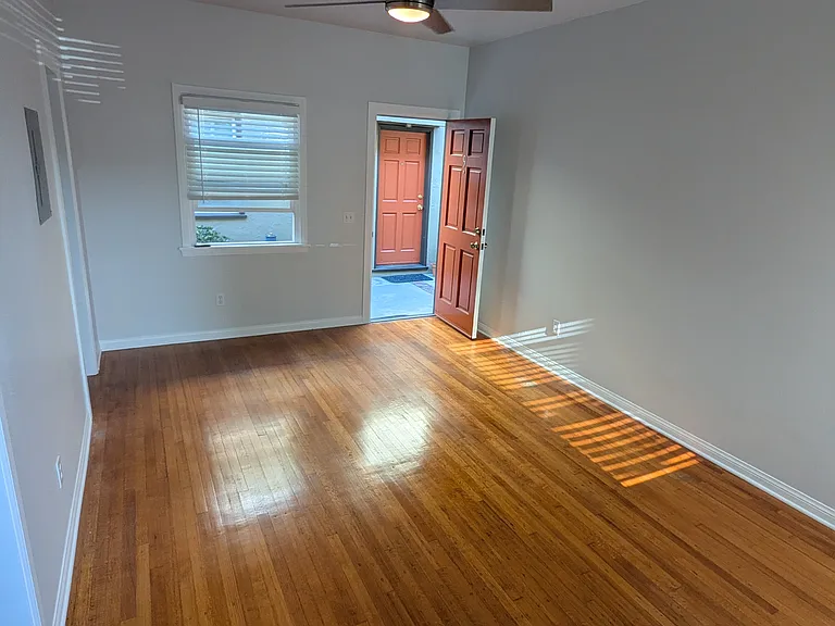 3509 E Broadway #9 — Photo 3