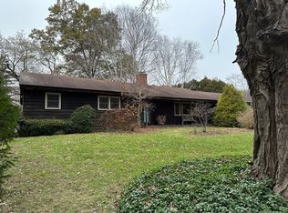 39 Sawmill Plain Rd, South Deerfield, MA 01373