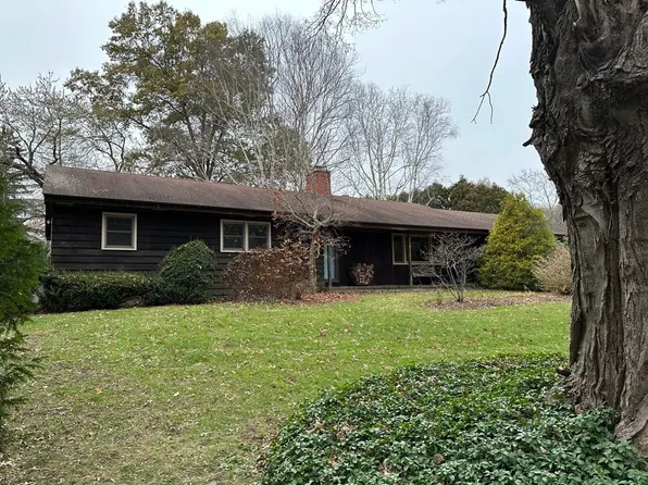 39 Sawmill Plain Rd, South Deerfield, MA 01373