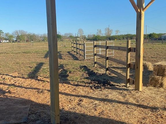 5th image of 816 Raccoon Bend Rd