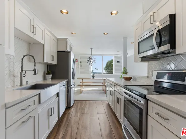 2385 Roscomare Rd Unit E17, Los Angeles, CA 90077