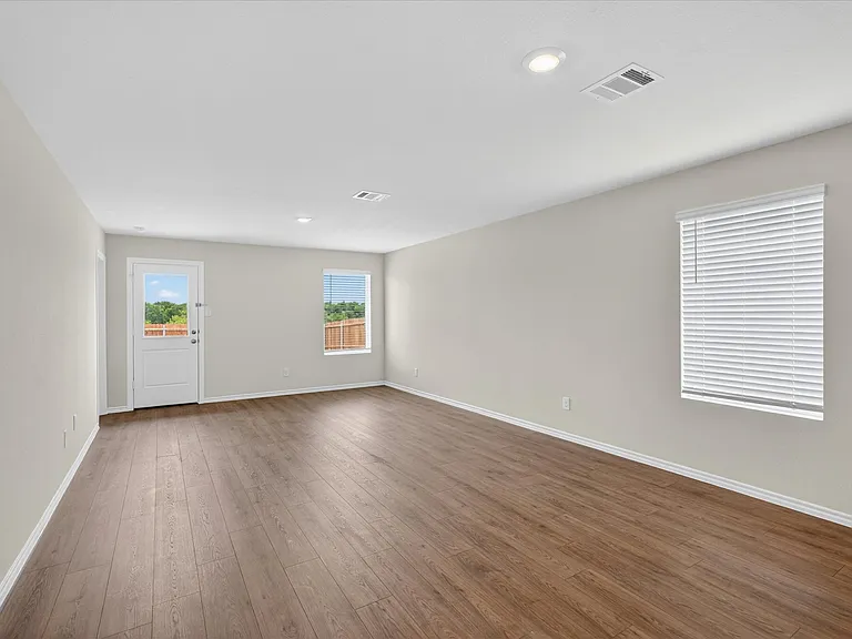 1164 Northfield Dr — Photo 9