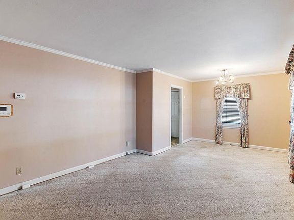5th image of 205 Lakeview Hts