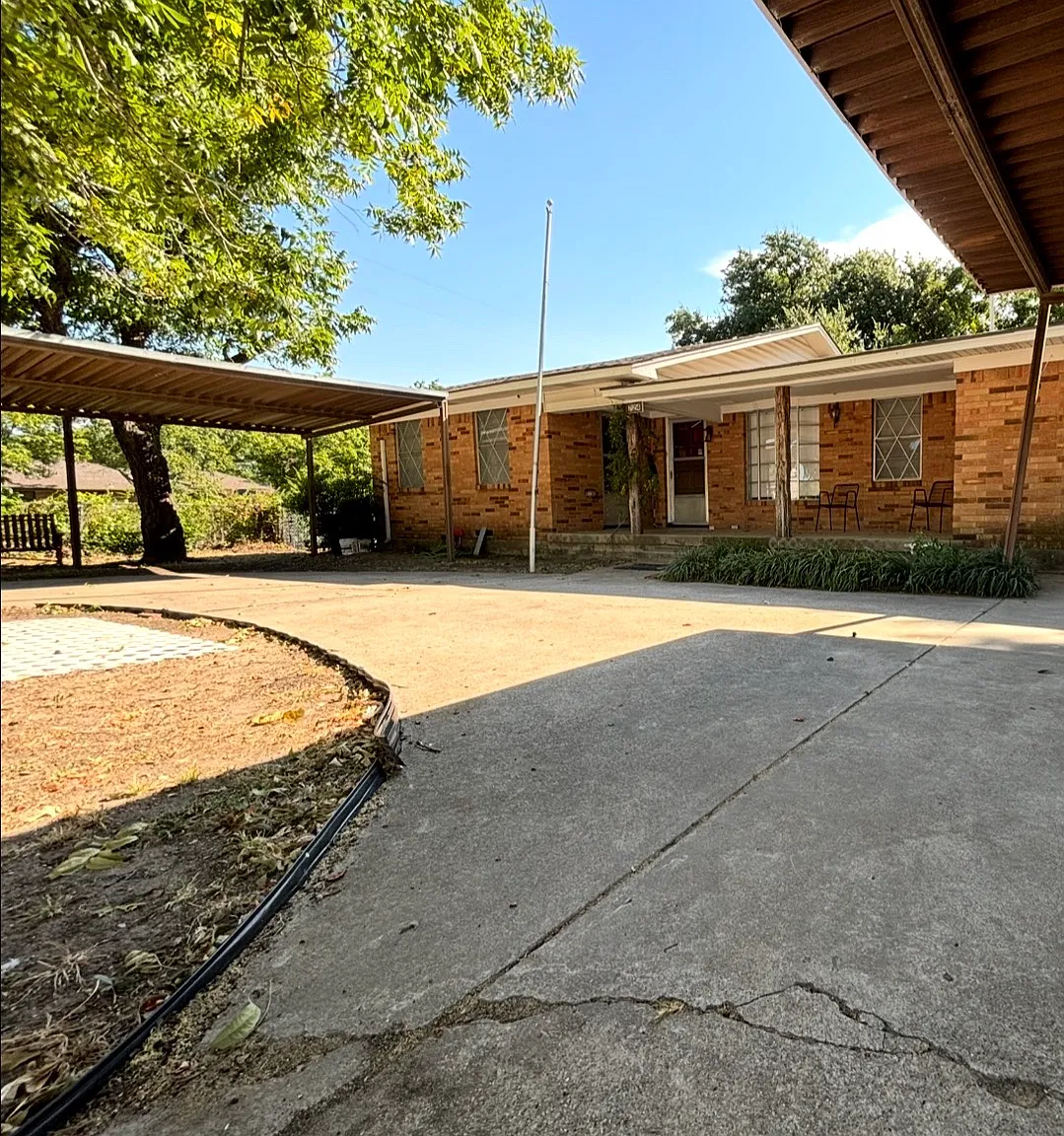 3 bed, 1200 sqft, $1,850 — Photo 1