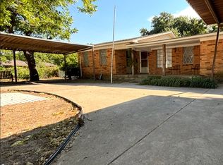 724 Peggs St, Desoto, TX 75115