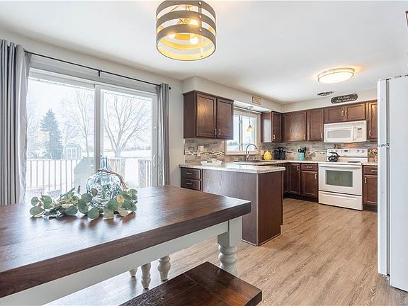 4th image of 4516 Foster Dr