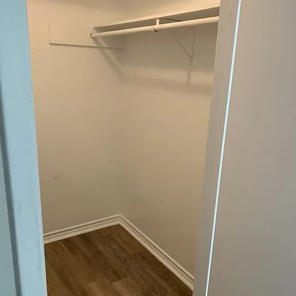 1403 Jackson Keller Rd — Photo 17