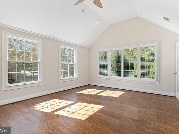 4th image of 4849 Rodman St NW