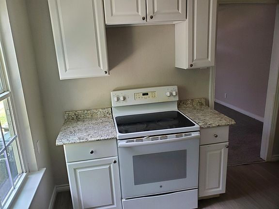 2nd image of 1216 E Mulkey St