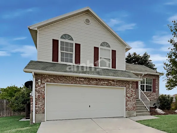 1452 S Stoker Ln, Syracuse, UT 84075