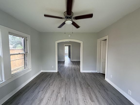 5th image of 824 Curtin St