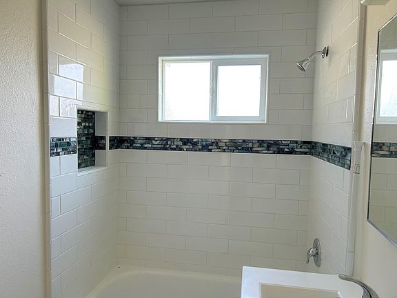 3rd image of 1604 Lima Dr