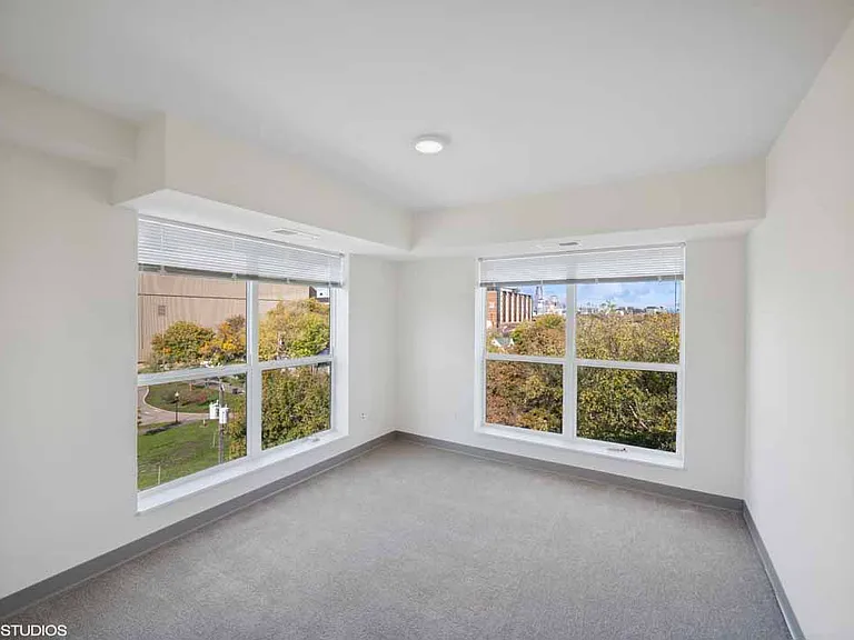 Midwell — Photo 2