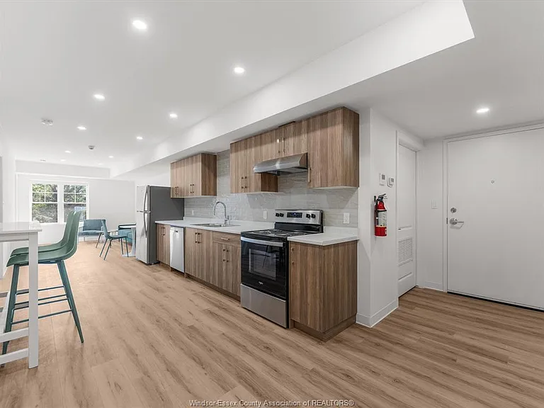 185 Randolph Pl — Photo 26