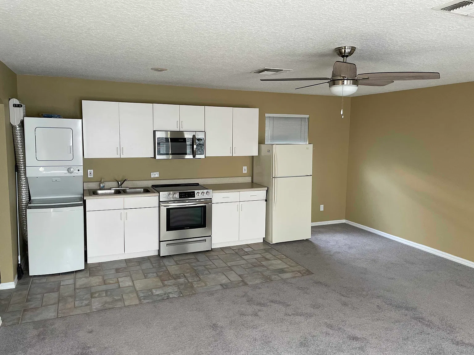1 bed, 760 sqft, $1,700 — Photo 3