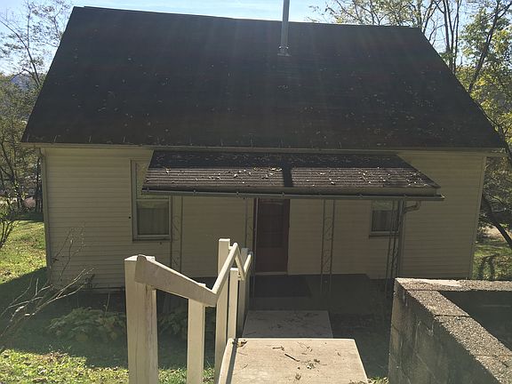 3rd image of 117 4th St