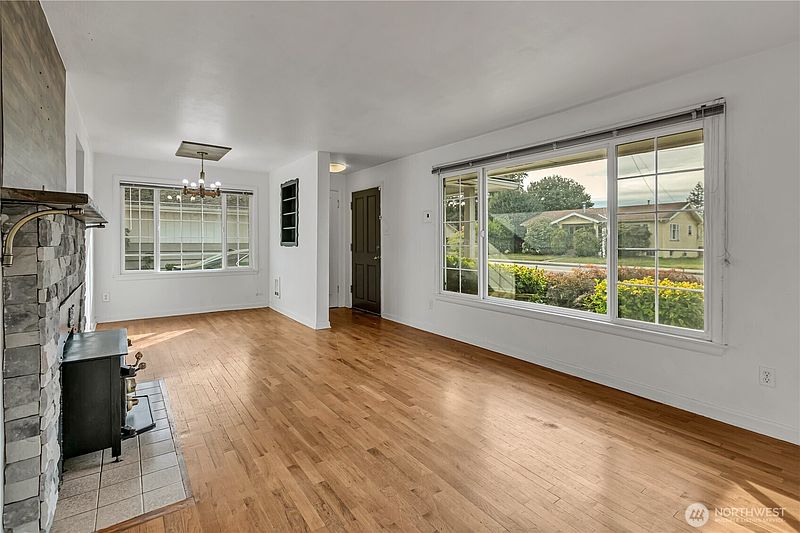 4th image of 208 M Street SE