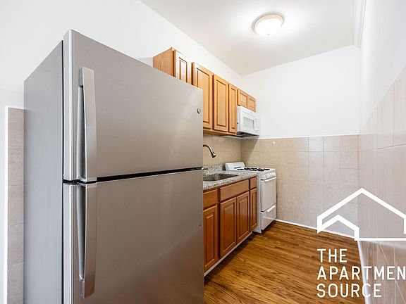 5th image of 2712 N Milwaukee Ave APT 307