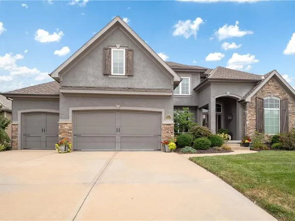 6104 NW 103rd St, Kansas City, MO 64154