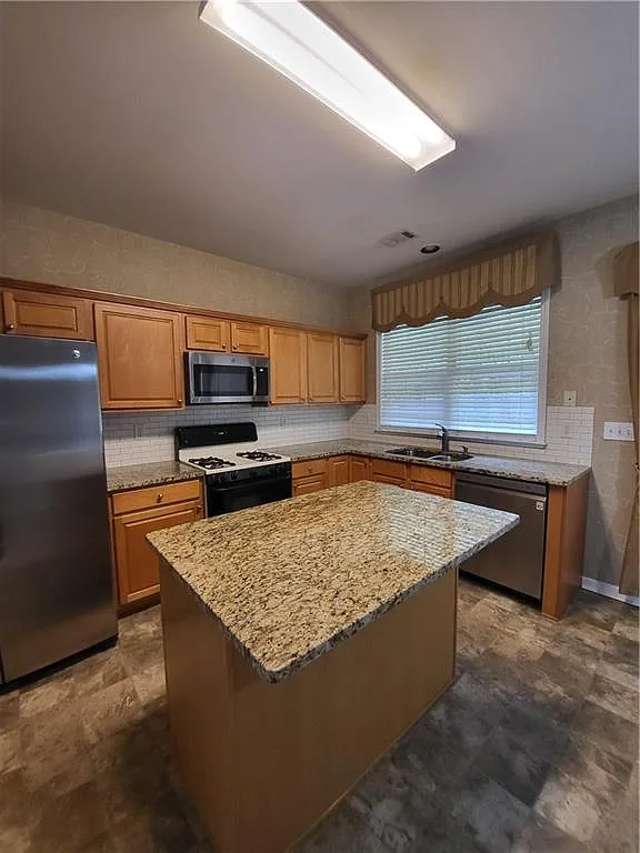 4 bed, 2.5 bath, 2124 sqft, $2,600 — Photo 4