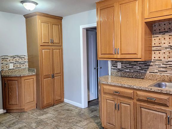 5th image of 329 Union Ave #1