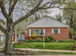 305 S Fenwick St, Arlington, VA 22204