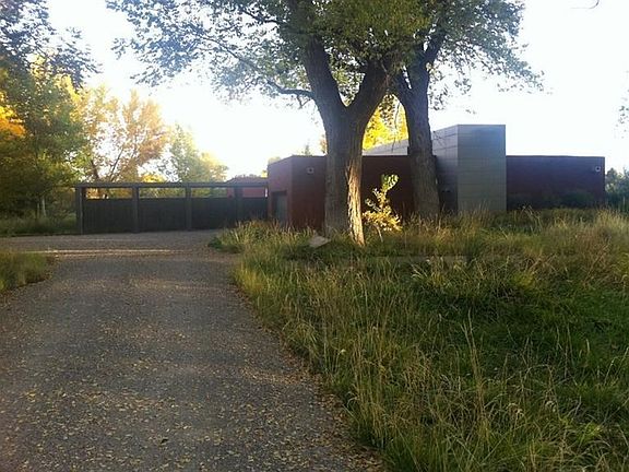 2221 Rio Grande - Entrance