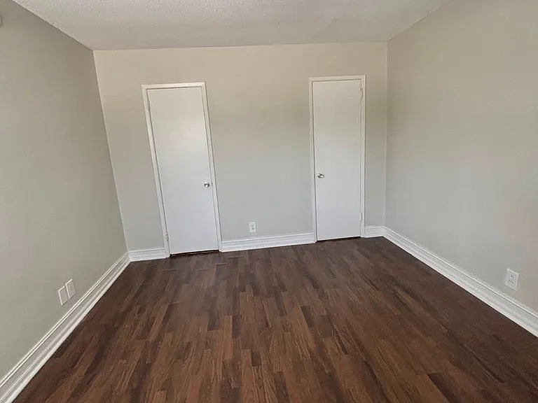 Bellagio Apartments — Photo 72