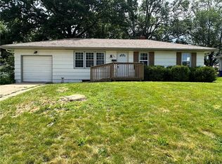 706 SW 19th St, Blue Springs, MO 64015