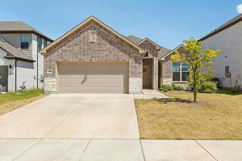 5 bed, 2100 sqft, $3,700 — Photo 1