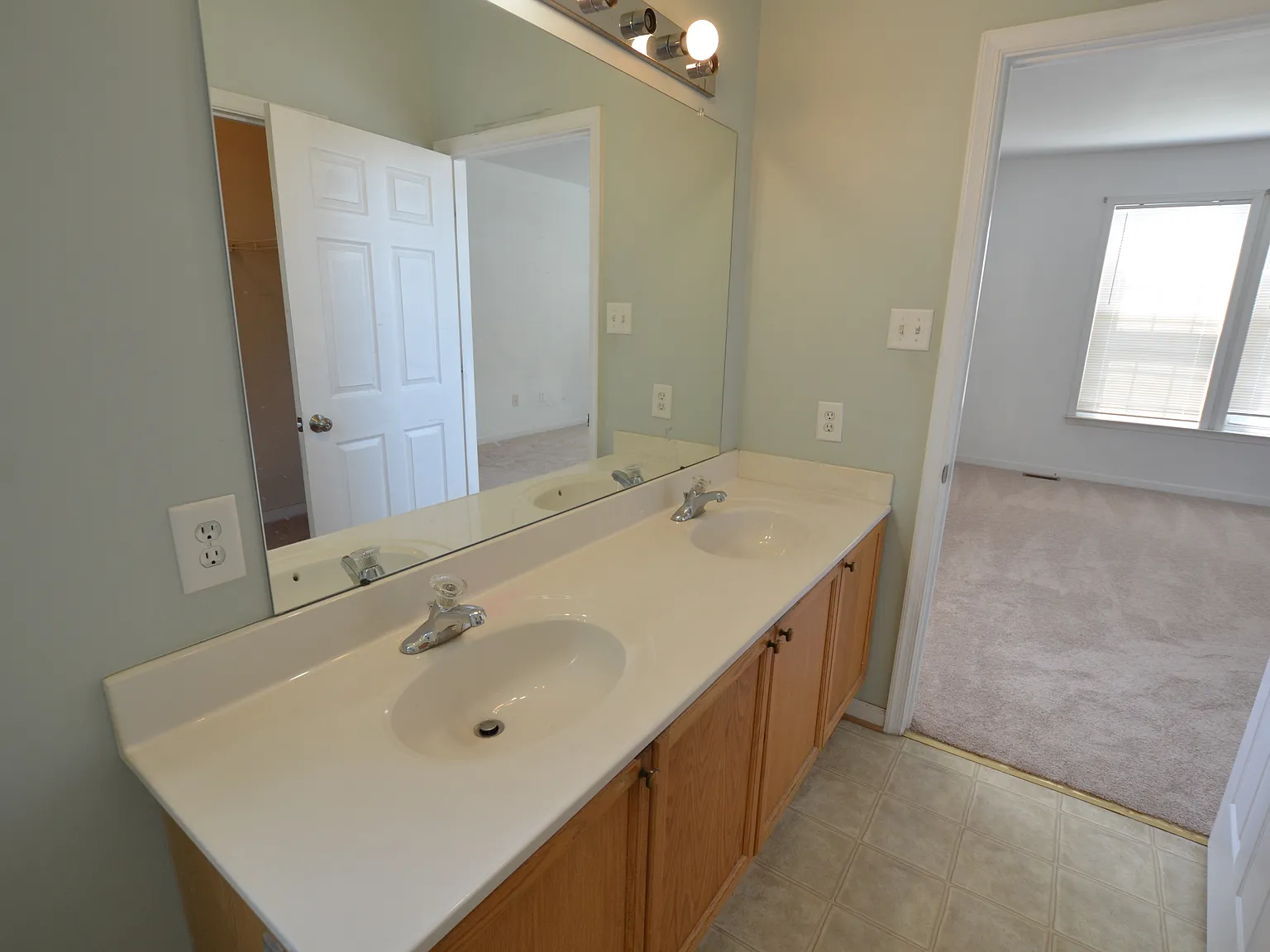 4 bed, 1704 sqft, $1,700 — Photo 3