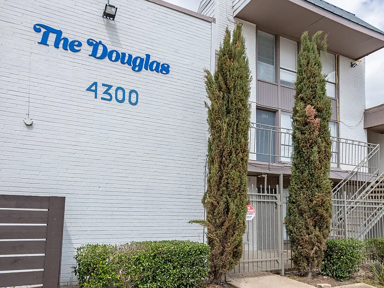 The Douglas — Photo 6