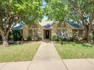 6011 Castle Creek Rd, Arlington, TX 76017
