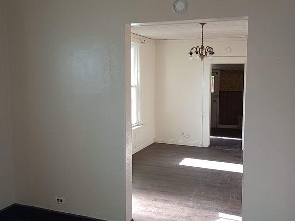 2nd image of 1023 Prouty Ave